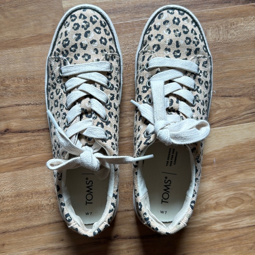 Tom’s size 7